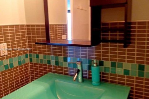 Copropriété à vendre à Sunny Isles Beach, Floride: 1 chambre, 92.9 m2 № 2181231 - photo 13