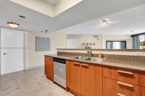 Copropriété à vendre à Sunny Isles Beach, Floride: 1 chambre, 92.9 m2 № 2181231 - photo 17