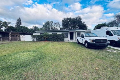 House in Orlando, Florida 4 bedrooms, 135.64 sq.m. № 2291559