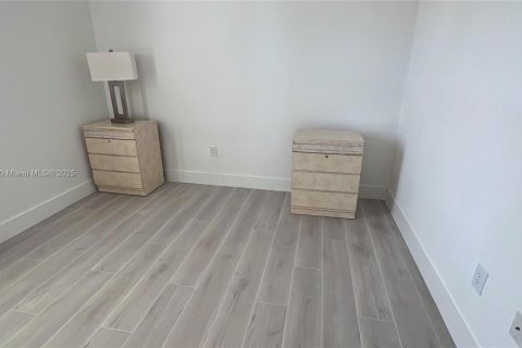 Condo in Sunny Isles Beach, Florida, 3 bedrooms  № 1953041 - photo 10