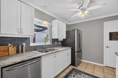 Casa en venta en Lady Lake, Florida, 2 dormitorios, 107.4 m2 № 2157729 - foto 10