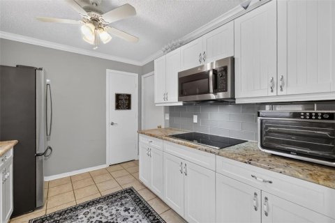 Casa en venta en Lady Lake, Florida, 2 dormitorios, 107.4 m2 № 2157729 - foto 9