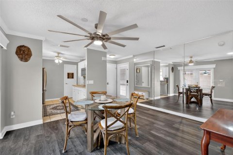 Casa en venta en Lady Lake, Florida, 2 dormitorios, 107.4 m2 № 2157729 - foto 11