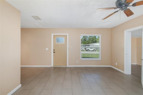 Villa ou maison à vendre à Tampa, Floride: 3 chambres, 101.64 m2 № 2401207 - photo 19