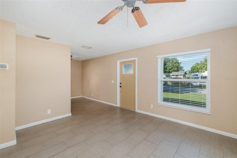 Villa ou maison à vendre à Tampa, Floride: 3 chambres, 101.64 m2 № 2401207 - photo 18