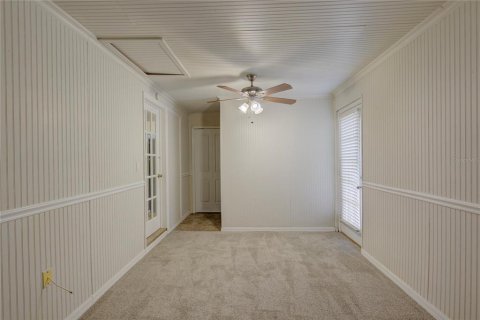 House in New Port Richey, Florida 3 bedrooms, 129.32 sq.m. № 1677680 - photo 13