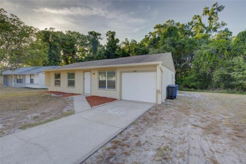 House in New Port Richey, Florida 3 bedrooms, 129.32 sq.m. № 1677680 - photo 3