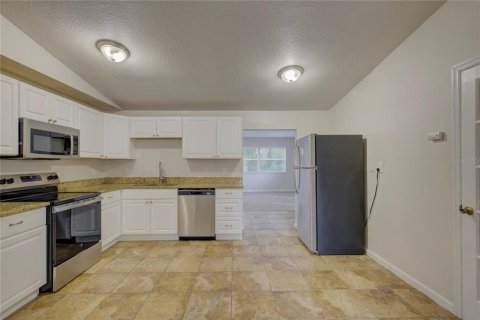 House in New Port Richey, Florida 3 bedrooms, 129.32 sq.m. № 1677680 - photo 5