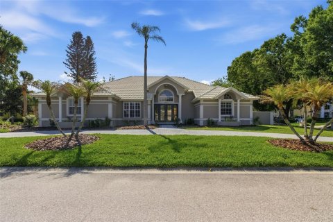 House in Orlando, Florida 4 bedrooms, 289.67 sq.m. № 2273021
