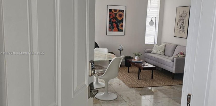 Condo in Miami Beach, Florida, 2 bedrooms  № 1923949