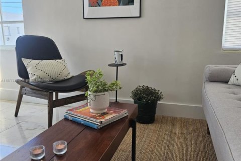 Condo in Miami Beach, Florida, 2 bedrooms  № 1923949 - photo 7