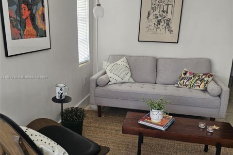 Condo in Miami Beach, Florida, 2 bedrooms  № 1923949 - photo 6