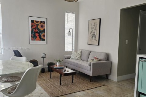 Condo in Miami Beach, Florida, 2 bedrooms  № 1923949 - photo 4