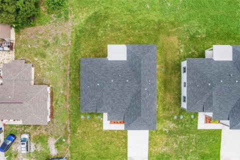 House in Lehigh Acres, Florida 4 bedrooms, 202.53 sq.m. № 1779528 - photo 27