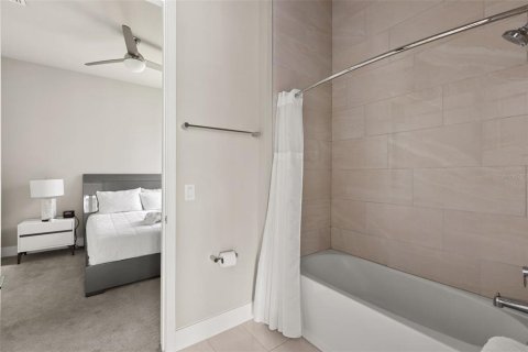 Condominio en venta en Four Corners, Florida, 5 dormitorios, 251.11 m2 № 2235920 - foto 16