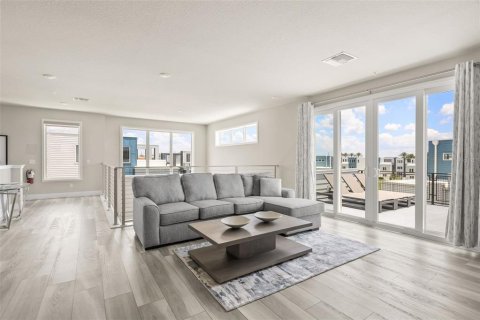 Condominio en venta en Four Corners, Florida, 5 dormitorios, 251.11 m2 № 2235920 - foto 2