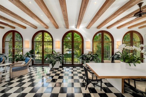 Casa en venta en Miami, Florida, 7 dormitorios, 637.5 m2 № 1711004 - foto 11