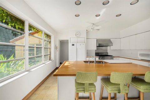 Casa en venta en Miami, Florida, 7 dormitorios, 637.5 m2 № 1711004 - foto 13
