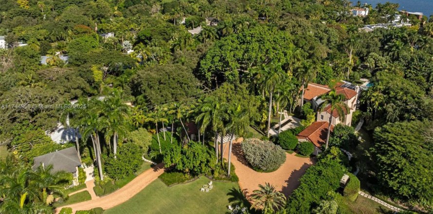Casa en Miami, Florida 7 dormitorios, 637.5 m2 № 1711004