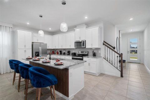 Adosado en venta en Kissimmee, Florida, 6 dormitorios, 213.12 m2 № 1869075 - foto 19
