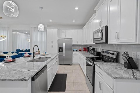 Adosado en venta en Kissimmee, Florida, 6 dormitorios, 213.12 m2 № 1869075 - foto 25
