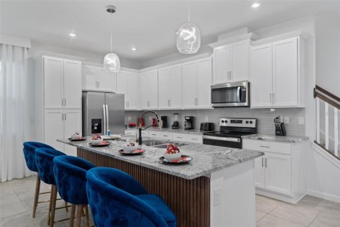 Adosado en venta en Kissimmee, Florida, 6 dormitorios, 213.12 m2 № 1869075 - foto 18