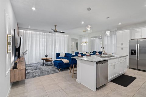 Adosado en venta en Kissimmee, Florida, 6 dormitorios, 213.12 m2 № 1869075 - foto 16