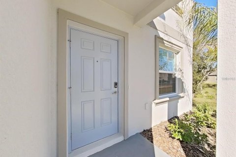 Casa en venta en Zephyrhills, Florida, 6 dormitorios, 287.25 m2 № 2334299 - foto 4
