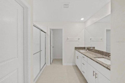 Casa en venta en Zephyrhills, Florida, 6 dormitorios, 287.25 m2 № 2334299 - foto 22