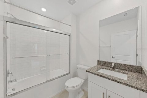 Casa en venta en Zephyrhills, Florida, 6 dormitorios, 287.25 m2 № 2334299 - foto 15
