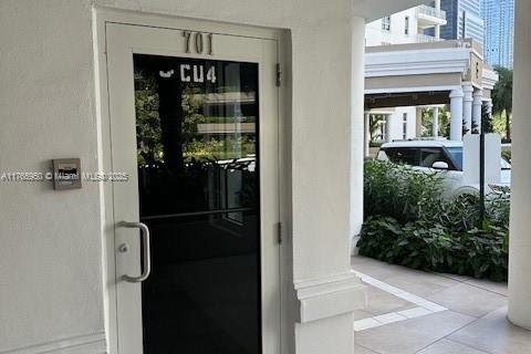 Commercial property in Miami, Florida № 1867457 - photo 3