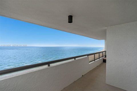 Condominio en venta en Miami Beach, Florida, 2 dormitorios, 93.37 m2 № 2091129 - foto 22