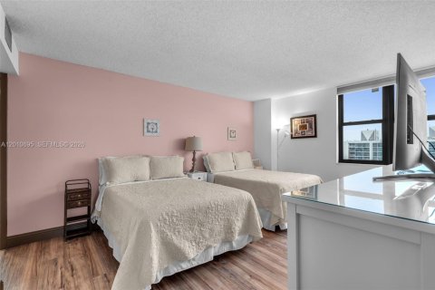 Condominio en venta en Miami Beach, Florida, 2 dormitorios, 93.37 m2 № 2091129 - foto 16