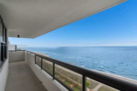 Condominio en venta en Miami Beach, Florida, 2 dormitorios, 93.37 m2 № 2091129 - foto 24