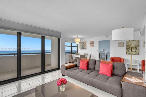Condominio en venta en Miami Beach, Florida, 2 dormitorios, 93.37 m2 № 2091129 - foto 5