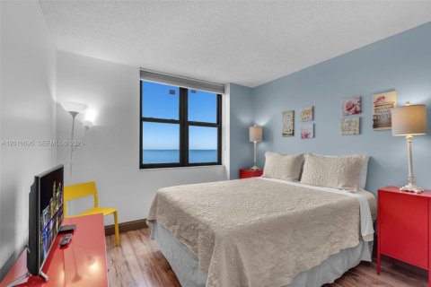 Condominio en venta en Miami Beach, Florida, 2 dormitorios, 93.37 m2 № 2091129 - foto 12