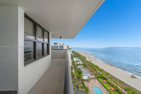 Condominio en venta en Miami Beach, Florida, 2 dormitorios, 93.37 m2 № 2091129 - foto 25