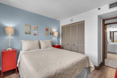 Condominio en venta en Miami Beach, Florida, 2 dormitorios, 93.37 m2 № 2091129 - foto 13