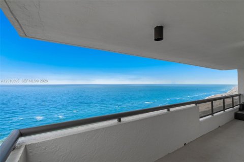 Condominio en venta en Miami Beach, Florida, 2 dormitorios, 93.37 m2 № 2091129 - foto 20