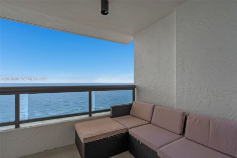 Condominio en venta en Miami Beach, Florida, 2 dormitorios, 93.37 m2 № 2091129 - foto 21