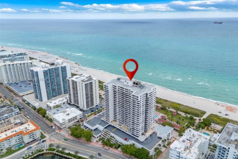 Condominio en venta en Miami Beach, Florida, 2 dormitorios, 93.37 m2 № 2091129 - foto 30