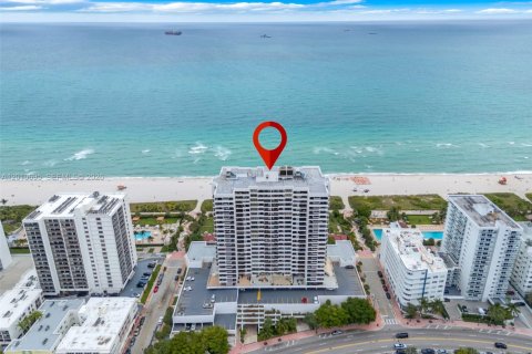 Condominio en Miami Beach, Florida, 2 dormitorios № 2091129