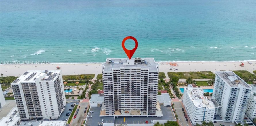 Condominio en Miami Beach, Florida, 2 dormitorios № 2091129