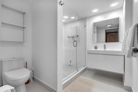 Condominio en venta en Miami Beach, Florida, 2 dormitorios, 93.37 m2 № 2091129 - foto 14