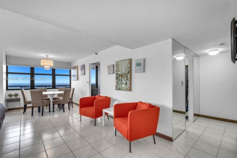 Condominio en venta en Miami Beach, Florida, 2 dormitorios, 93.37 m2 № 2091129 - foto 10