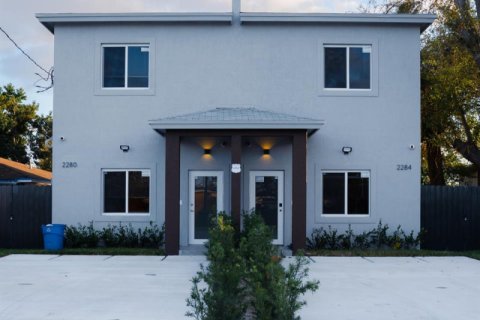 Touwnhouse à Miami, Floride 3 chambres, 117.06 m2 № 2409761