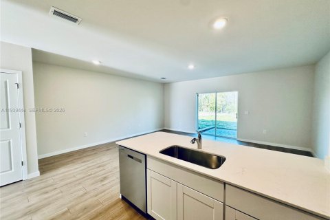 Touwnhouse à louer à Lehigh Acres, Floride: 3 chambres, 136.01 m2 № 1998366 - photo 7