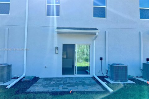 Touwnhouse à louer à Lehigh Acres, Floride: 3 chambres, 136.01 m2 № 1998366 - photo 28