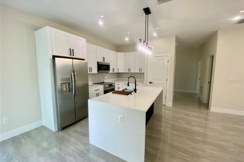 House in Sebring, Florida 3 bedrooms, 131.92 sq.m. № 1912250 - photo 8