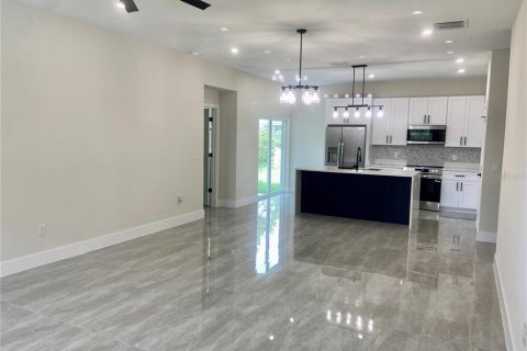 House in Sebring, Florida 3 bedrooms, 131.92 sq.m. № 1912250 - photo 6